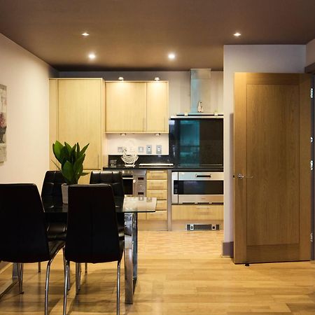 The Vauxhall Hideout - Comfy 2Bdr Flat With Balcony London Bagian luar foto