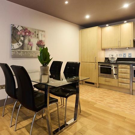 The Vauxhall Hideout - Comfy 2Bdr Flat With Balcony London Bagian luar foto