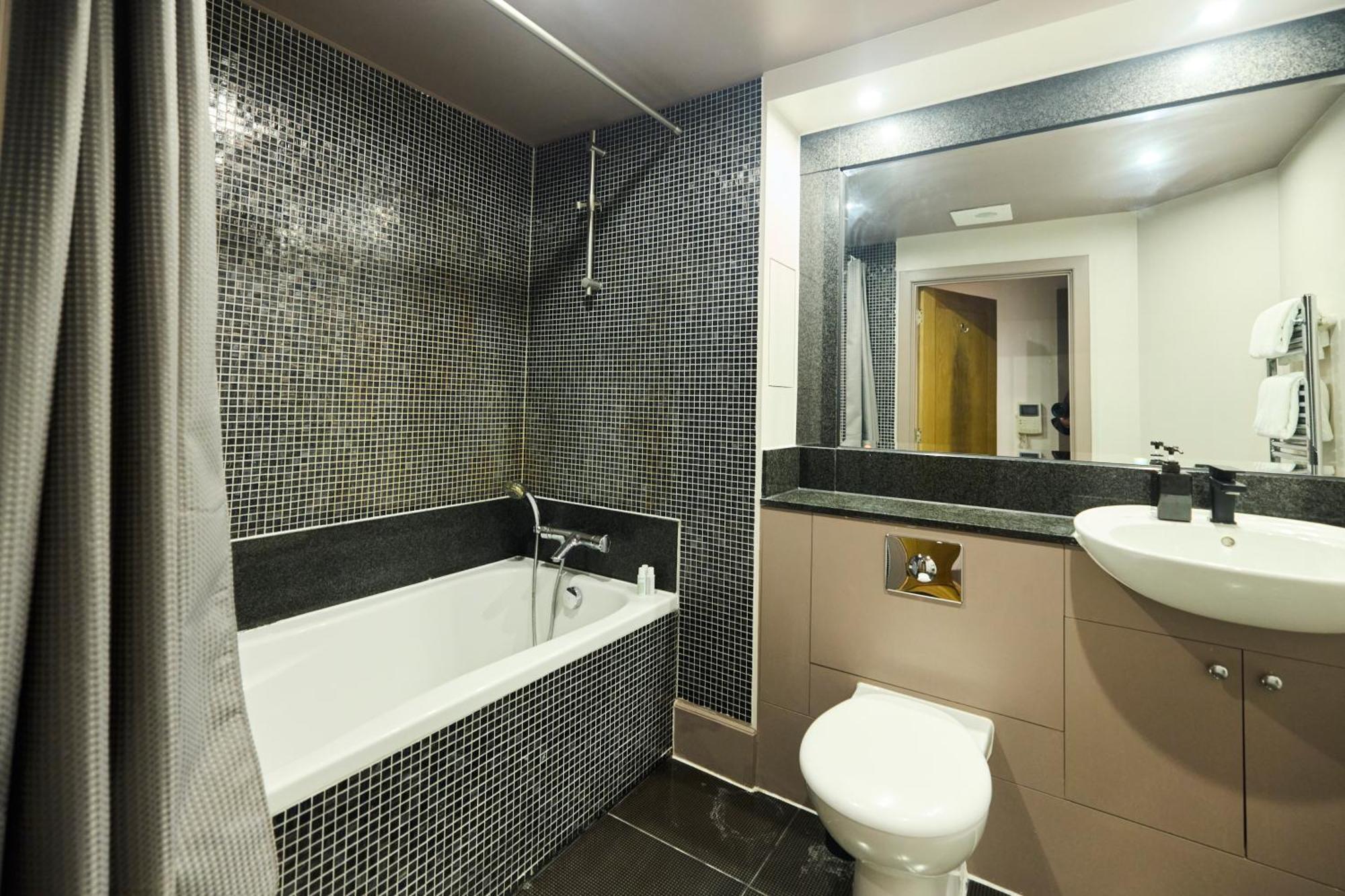 The Vauxhall Hideout - Comfy 2Bdr Flat With Balcony London Bagian luar foto