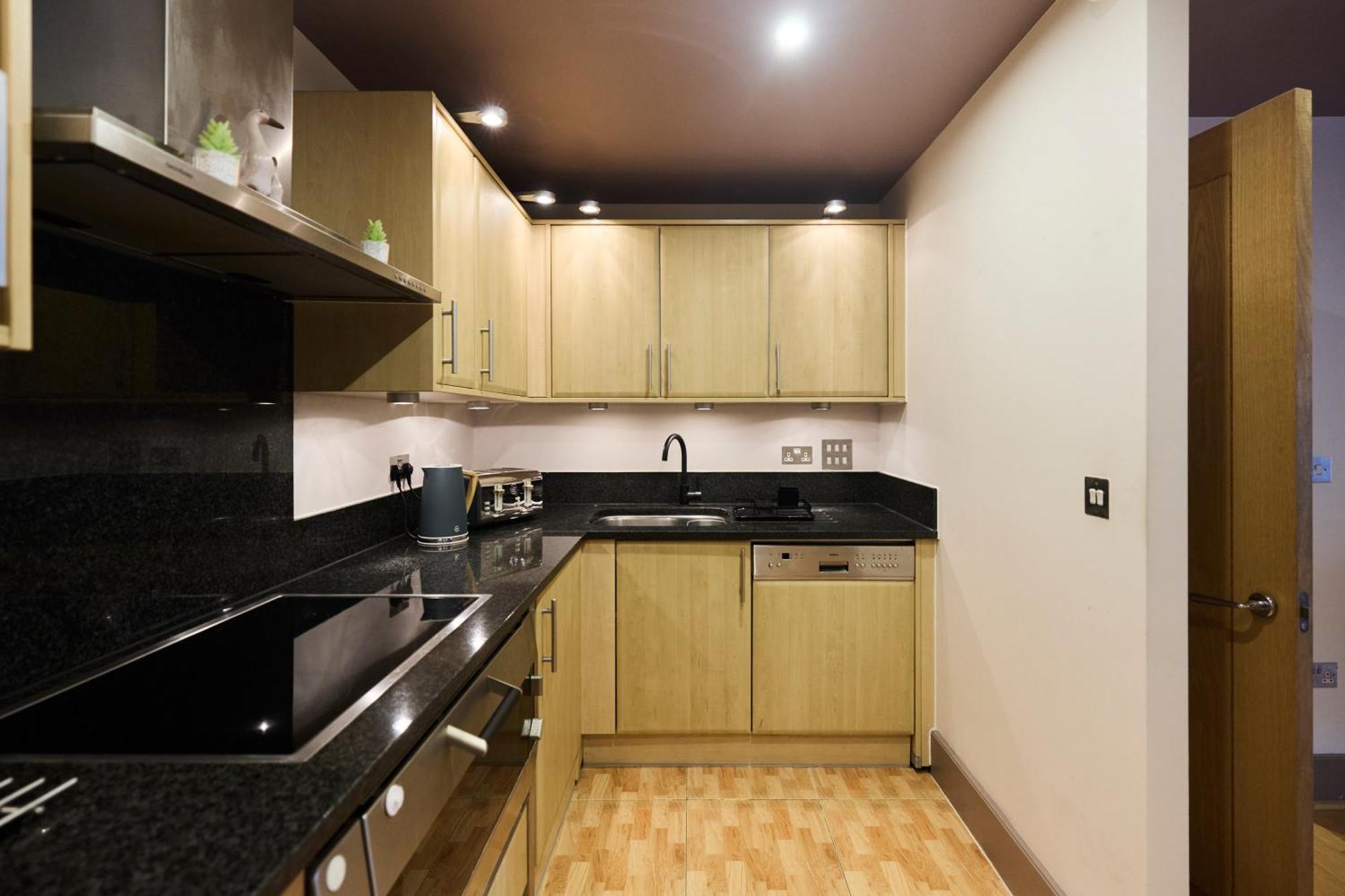 The Vauxhall Hideout - Comfy 2Bdr Flat With Balcony London Bagian luar foto