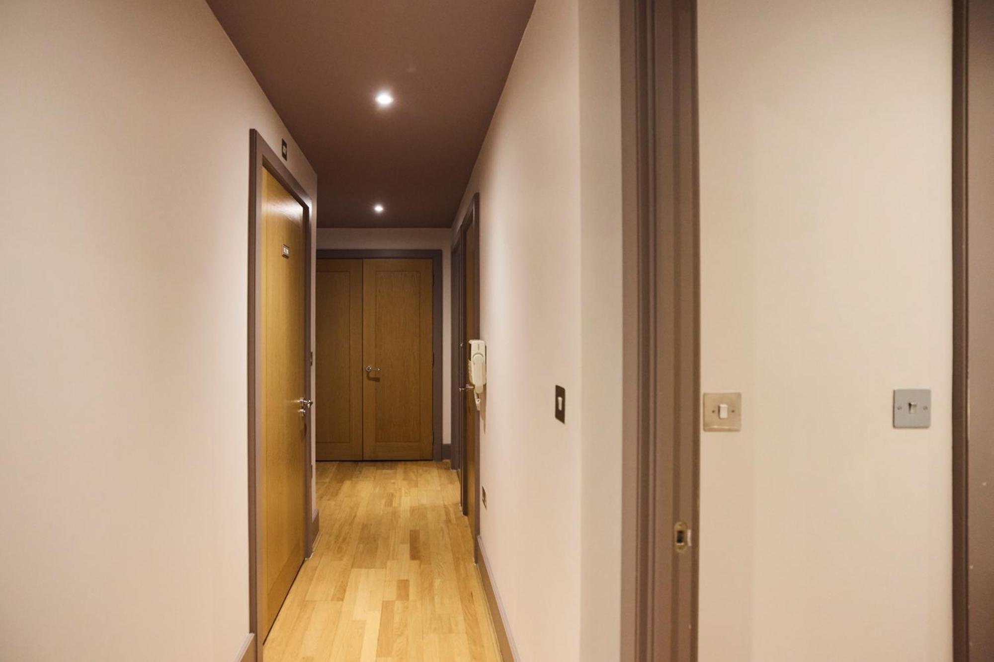 The Vauxhall Hideout - Comfy 2Bdr Flat With Balcony London Bagian luar foto