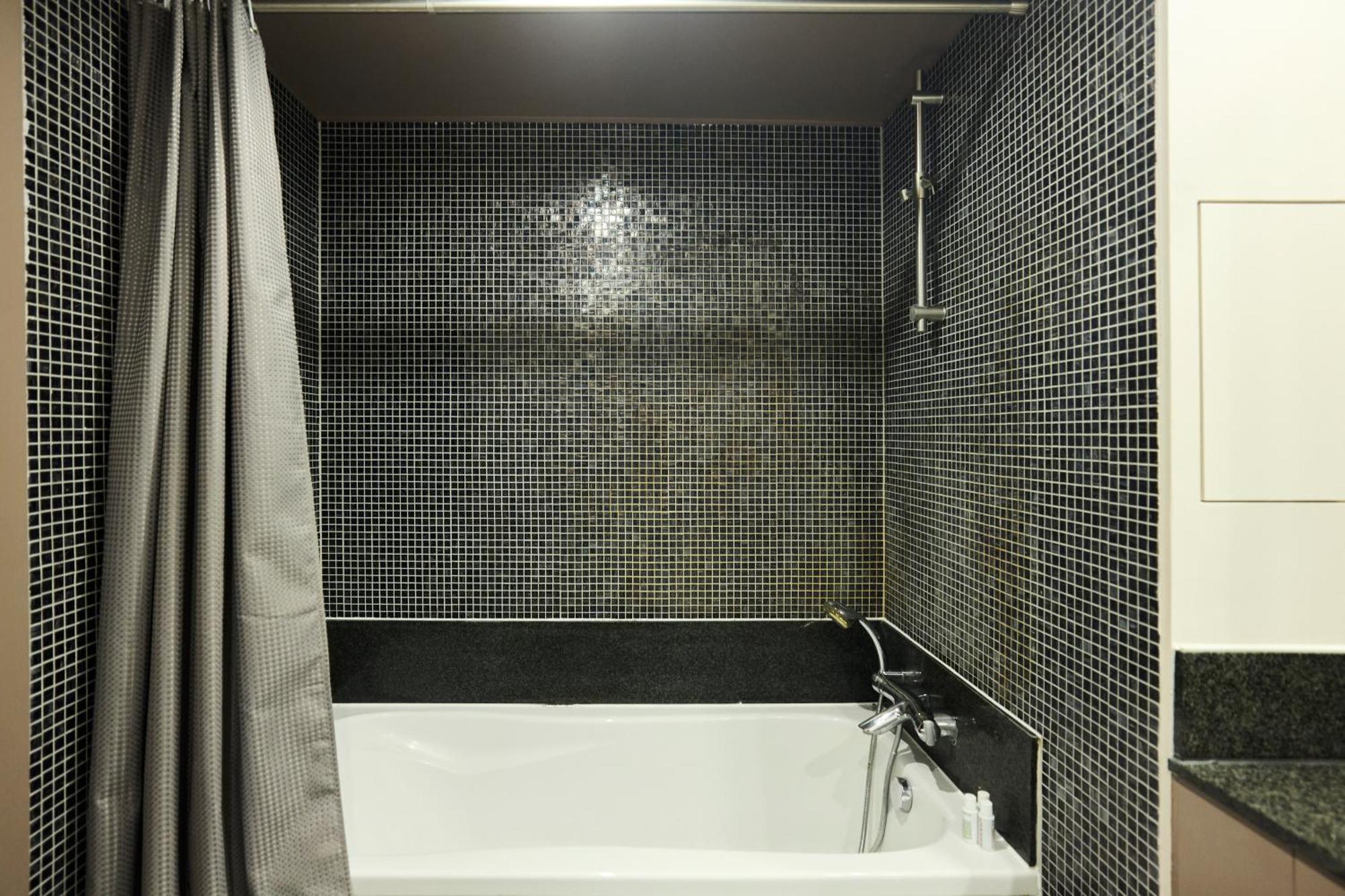 The Vauxhall Hideout - Comfy 2Bdr Flat With Balcony London Bagian luar foto